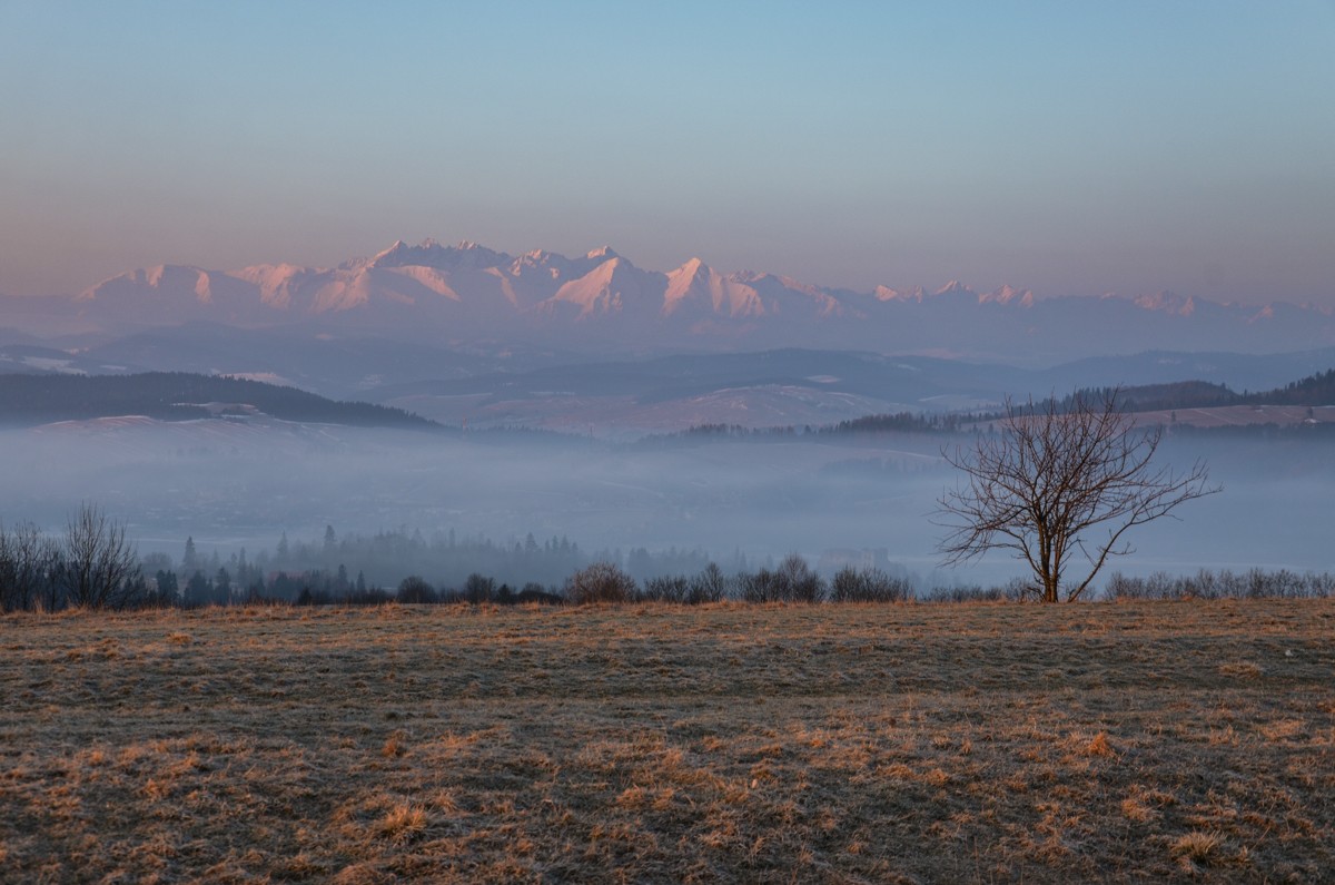 Wschód słońca nad Przełęczą Snozka