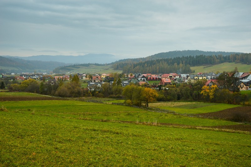 19 - Przełęcz nad Łapszanką z Łapsz. Jesienne mgły