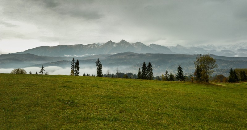 34 - Przełęcz nad Łapszanką z Łapsz. Jesienne mgły