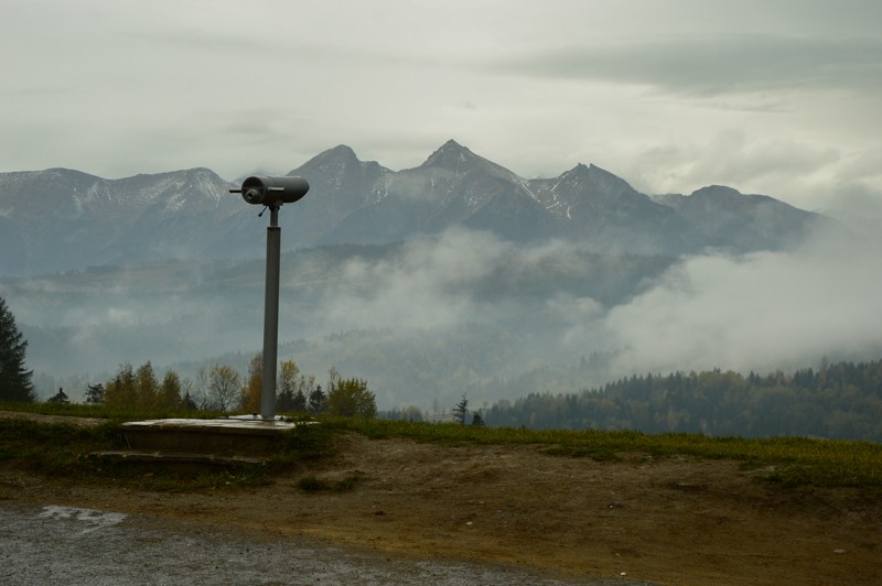 55 - Przełęcz nad Łapszanką z Łapsz. Jesienne mgły
