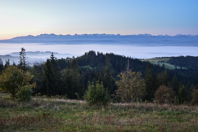 13 - Morze Tatrzańskie. Wschód słońca nad Orawą