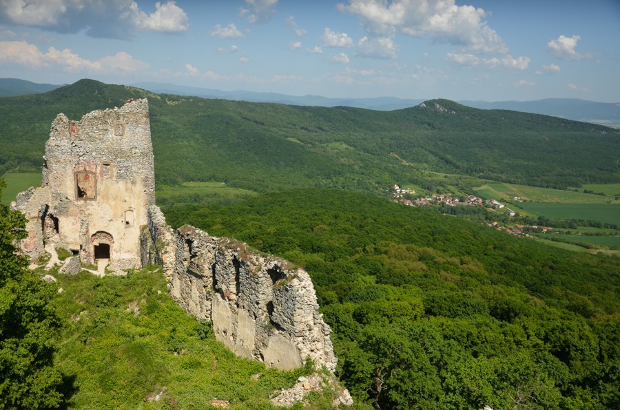 95 - Góry Trybecz (Tribeč): zamek Gýmeš i Veľký Tribeč