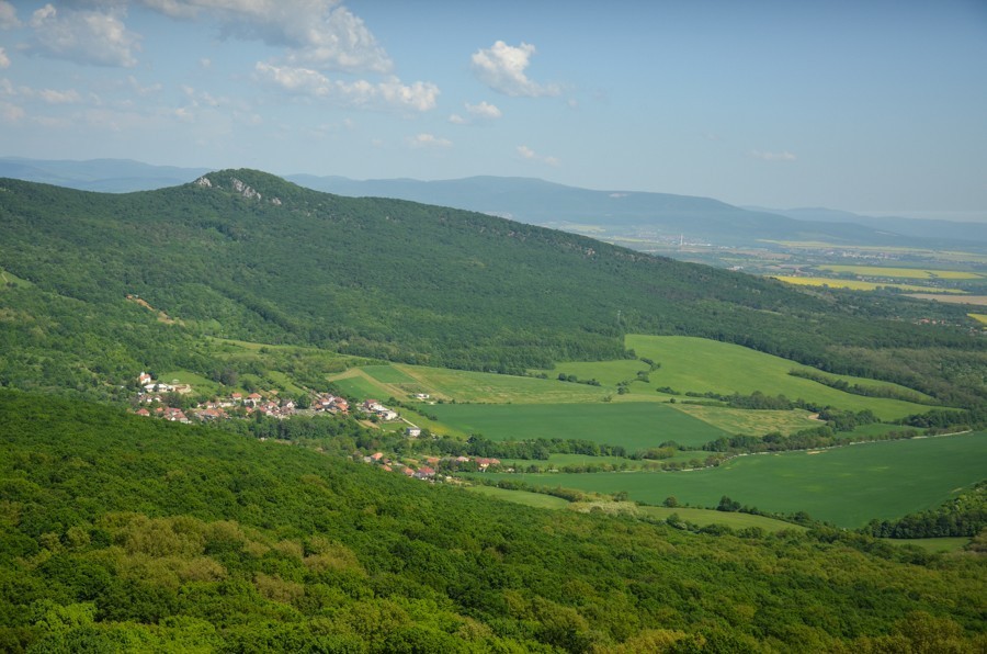 96 - Góry Trybecz (Tribeč): zamek Gýmeš i Veľký Tribeč